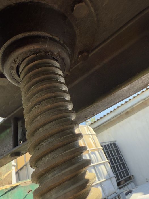 Продам прес для макулатури