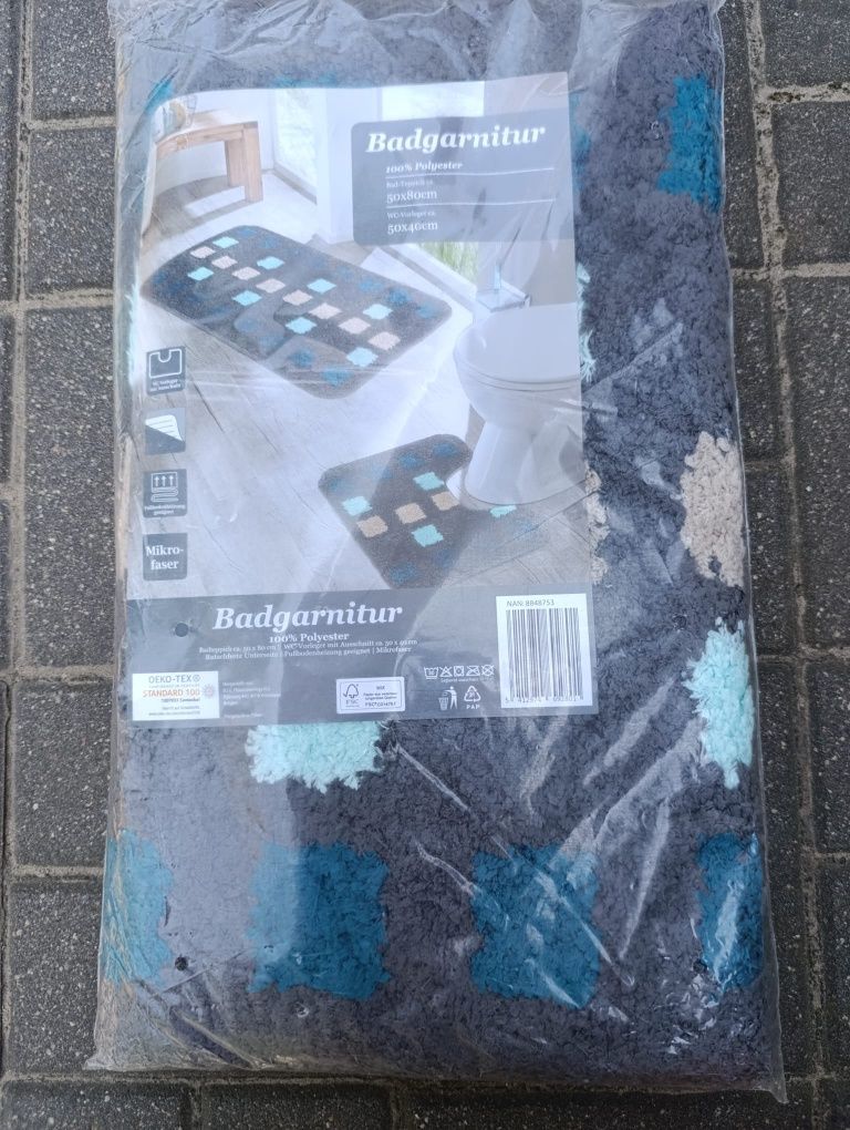 Zestaw łazienkowy (Badgarnitur) wykonany w 100% z poliestru
