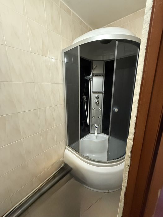 Продаю дві кімнати в гуртожитку Колос