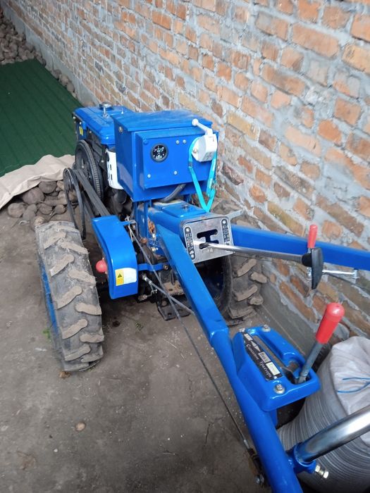 Продам мотоблок 8