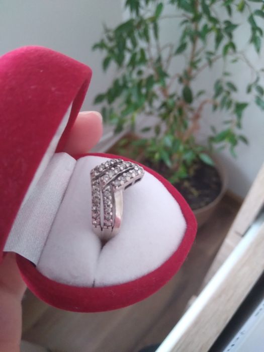 Srebrny pierścionek pierścionek.925