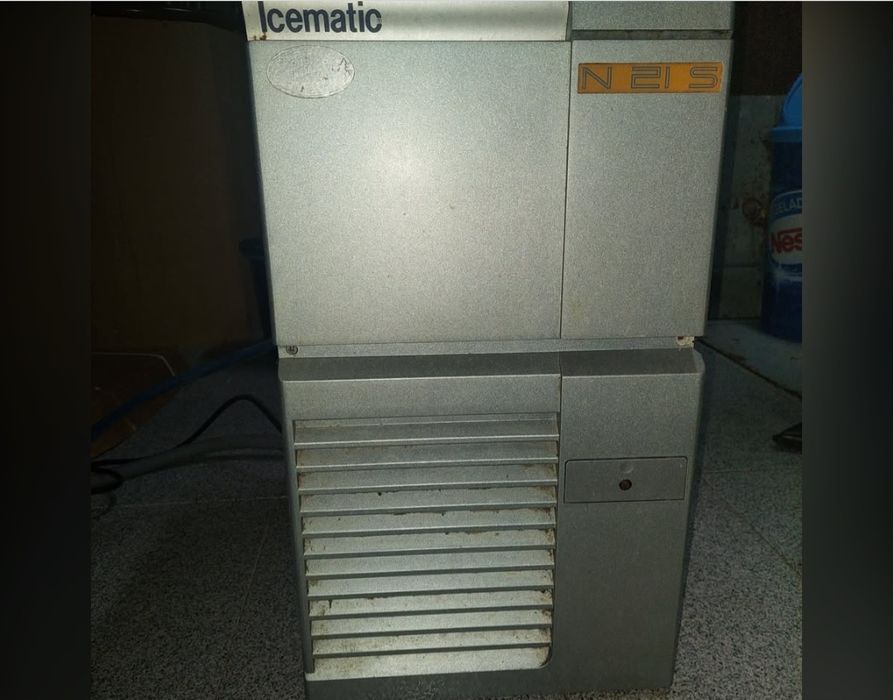 Máquina de fazer gelo Icematic
