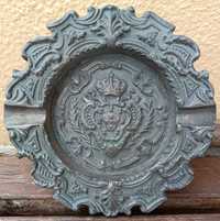 Cinzeiro antigo em bronze com gravação Coroa e Brazão