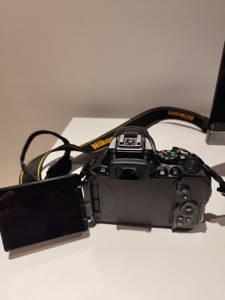 Nikon D5500 com lente 18-55mm