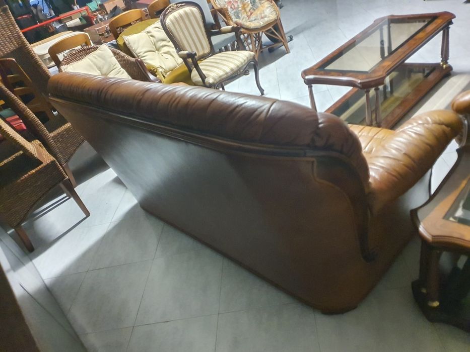 Conjunto de sofás em Pele