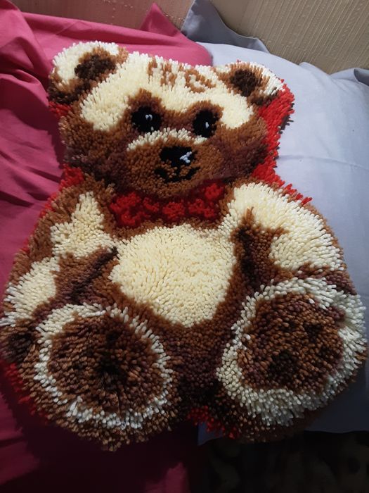 Невеликі коврики ручної роботи