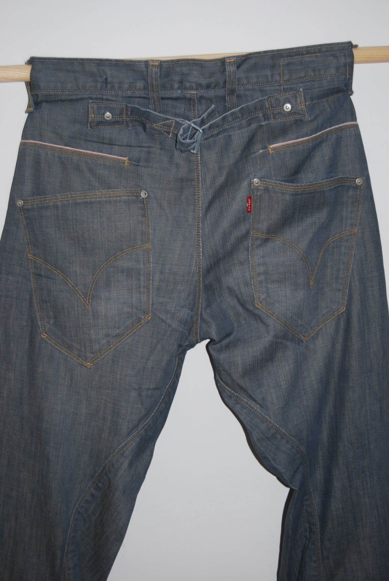 Męskie spodnie dżinsowe Levi's Engineered W29L32 pas 41 dł. 111 cm