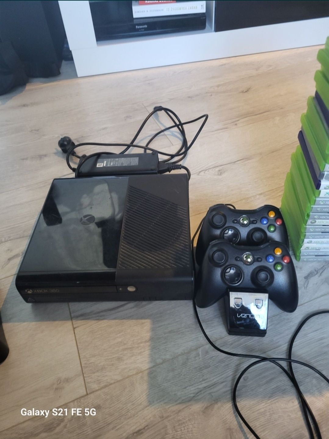 Xbox 360 z grami kierownica 2 pady