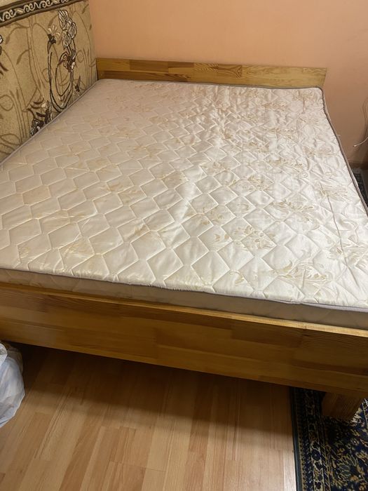 Деревʼяне  ліжко двоспальне