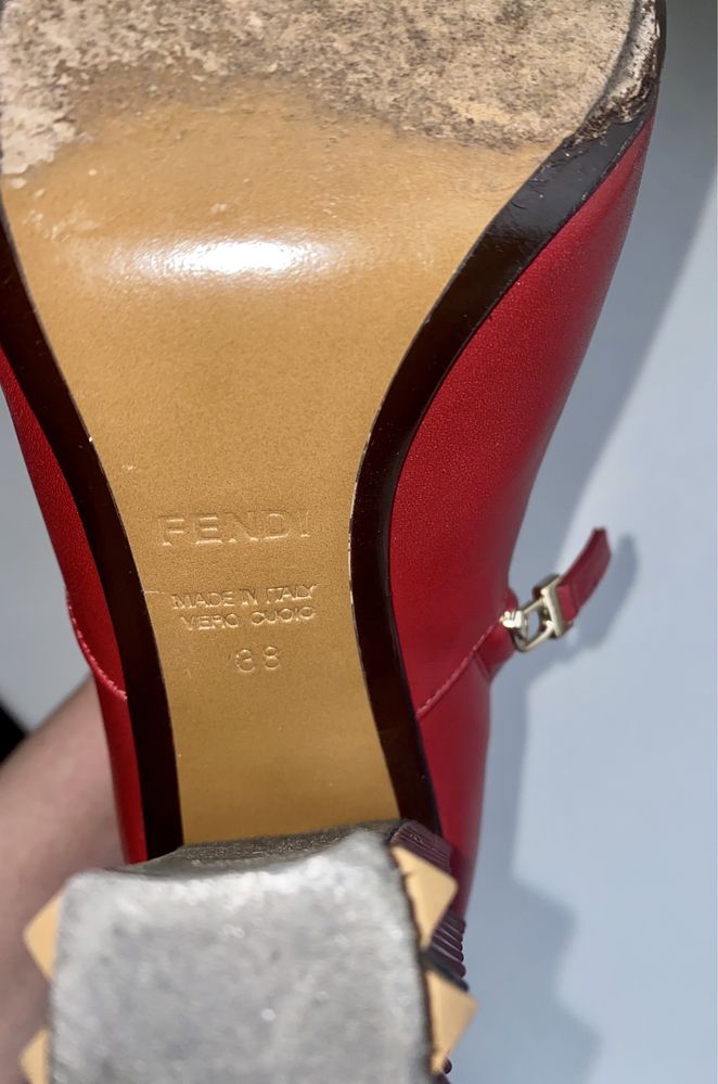 Женские красные кожаные ботинки, полусапожки Fendi 38 р.