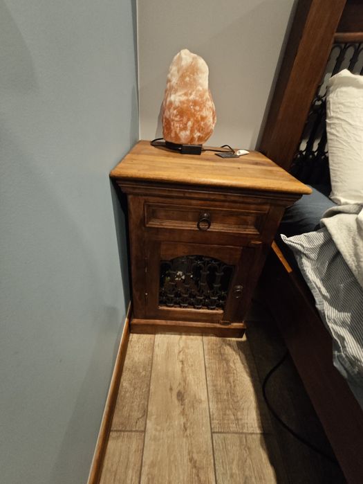 Meble Almi Decor Kolonialne Łóżko Stolik Nocny Witryna  Komoda Stół