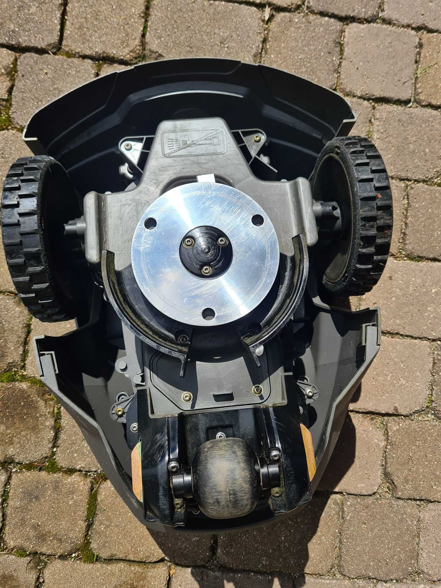 Robot koszący Husqvarna Automover 105