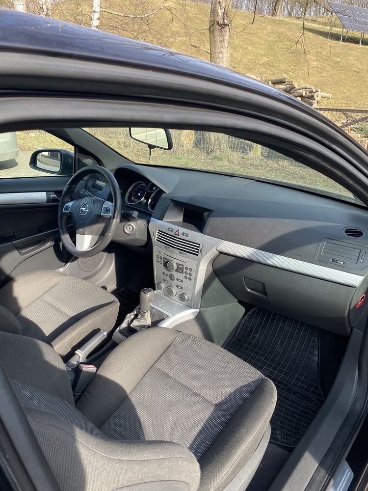 Opel Astra H Turbo GTC 2.0