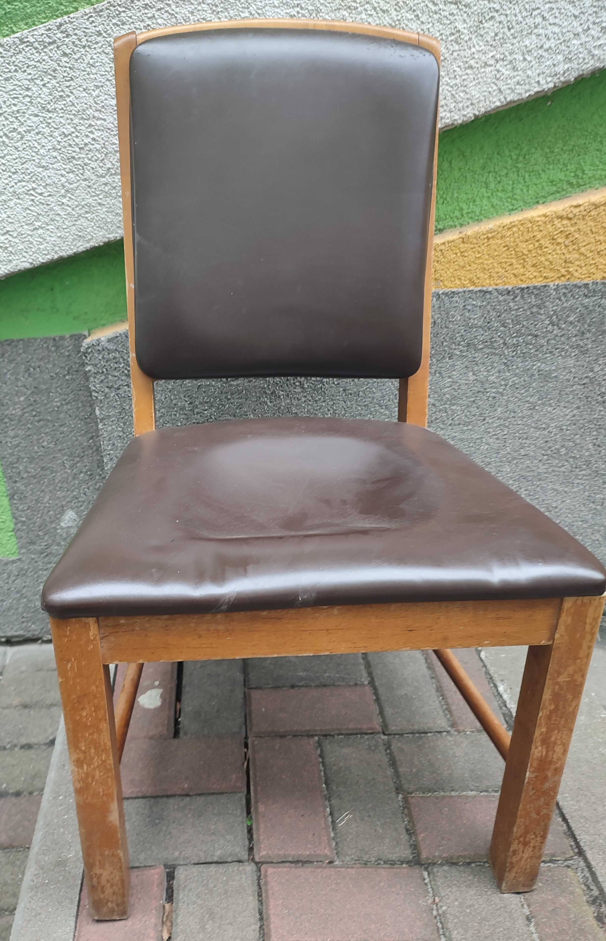 Прочный надежный тяжелый кожаный стул времен СССР под реставрацию.