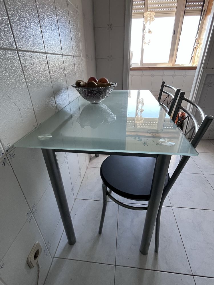 Conjunto mesa e 4 cadeiras cozinha