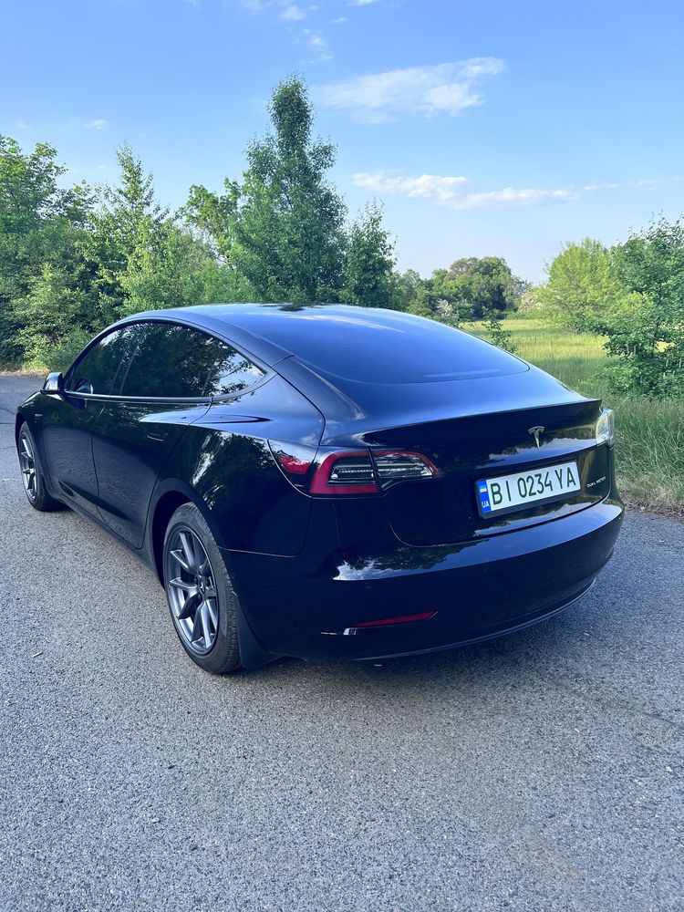 Tesla made 3 2021 рік 7 місяць