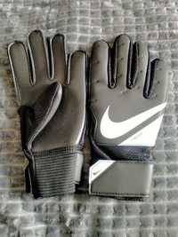 Голкіперські воротарські рукавиці (перчатки) Nike