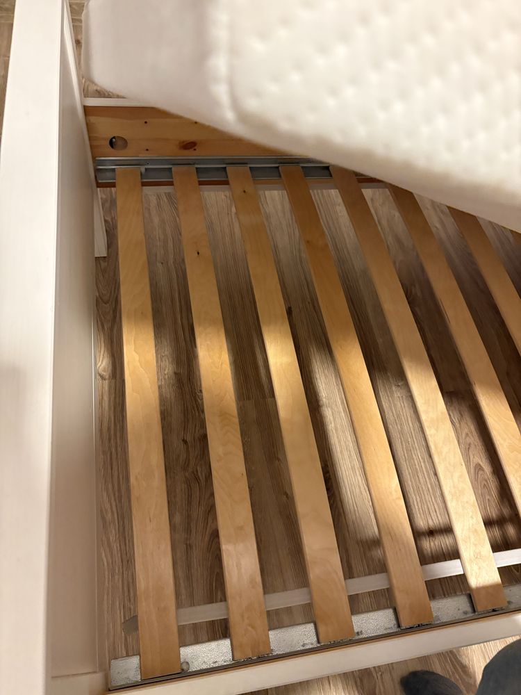 Łóżko Hemnes Ikea z materacem