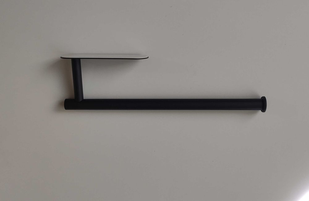 Uchwyt na ręcznik papierowy podszafkowy / ścienny – czarny, metalowy