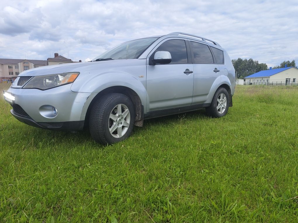 Mitsubishi outlander xl