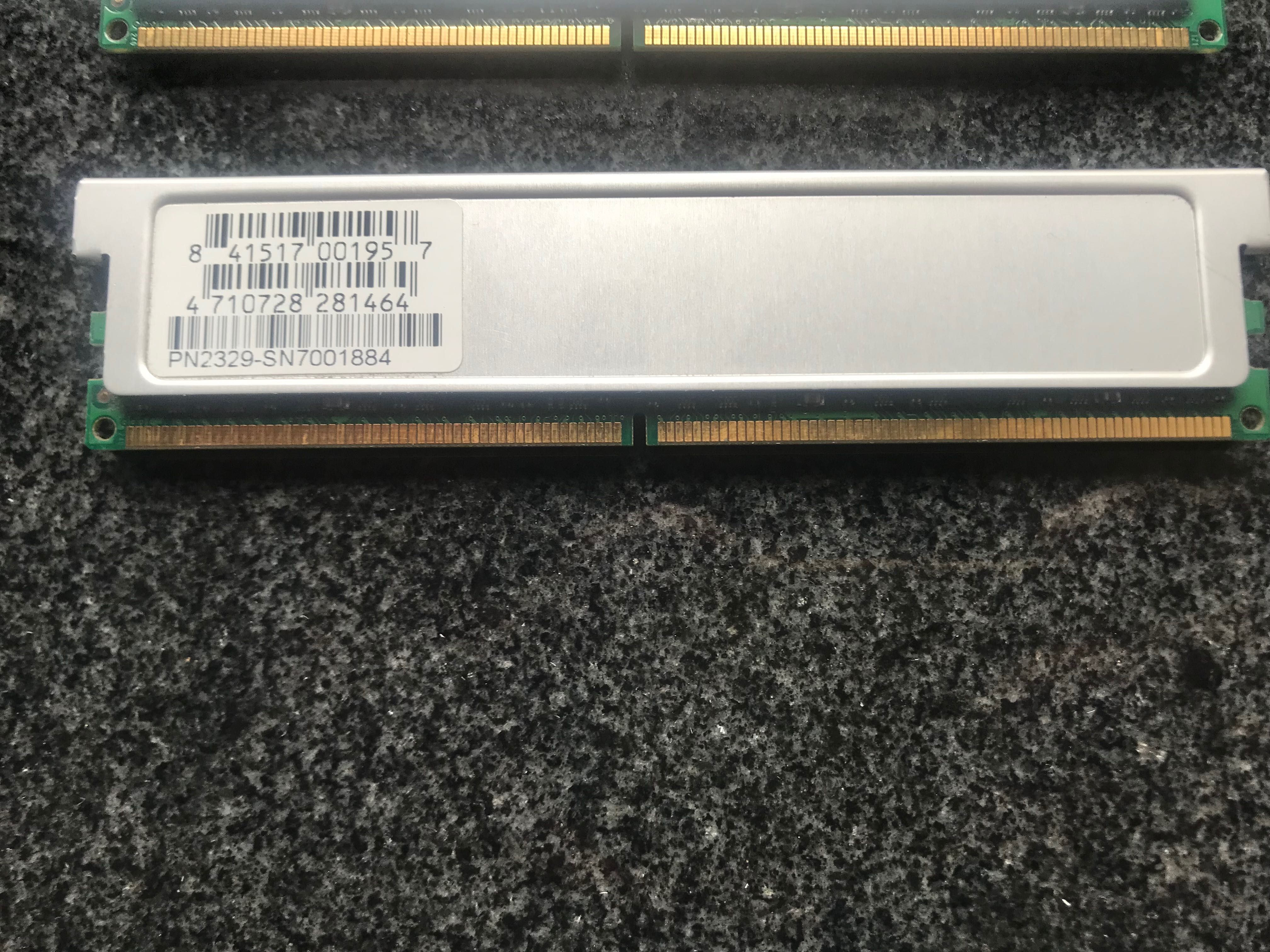 Karta pamięć 2 GB Geil 5400 DDR2 800 PC2 6400 GB22GB6400C4DC