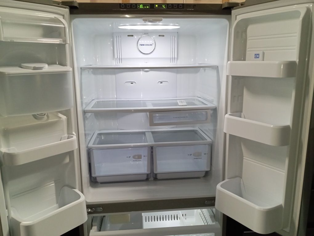 Холодильник Samsung Side-by-side нержавейка ширина 82см из Германии