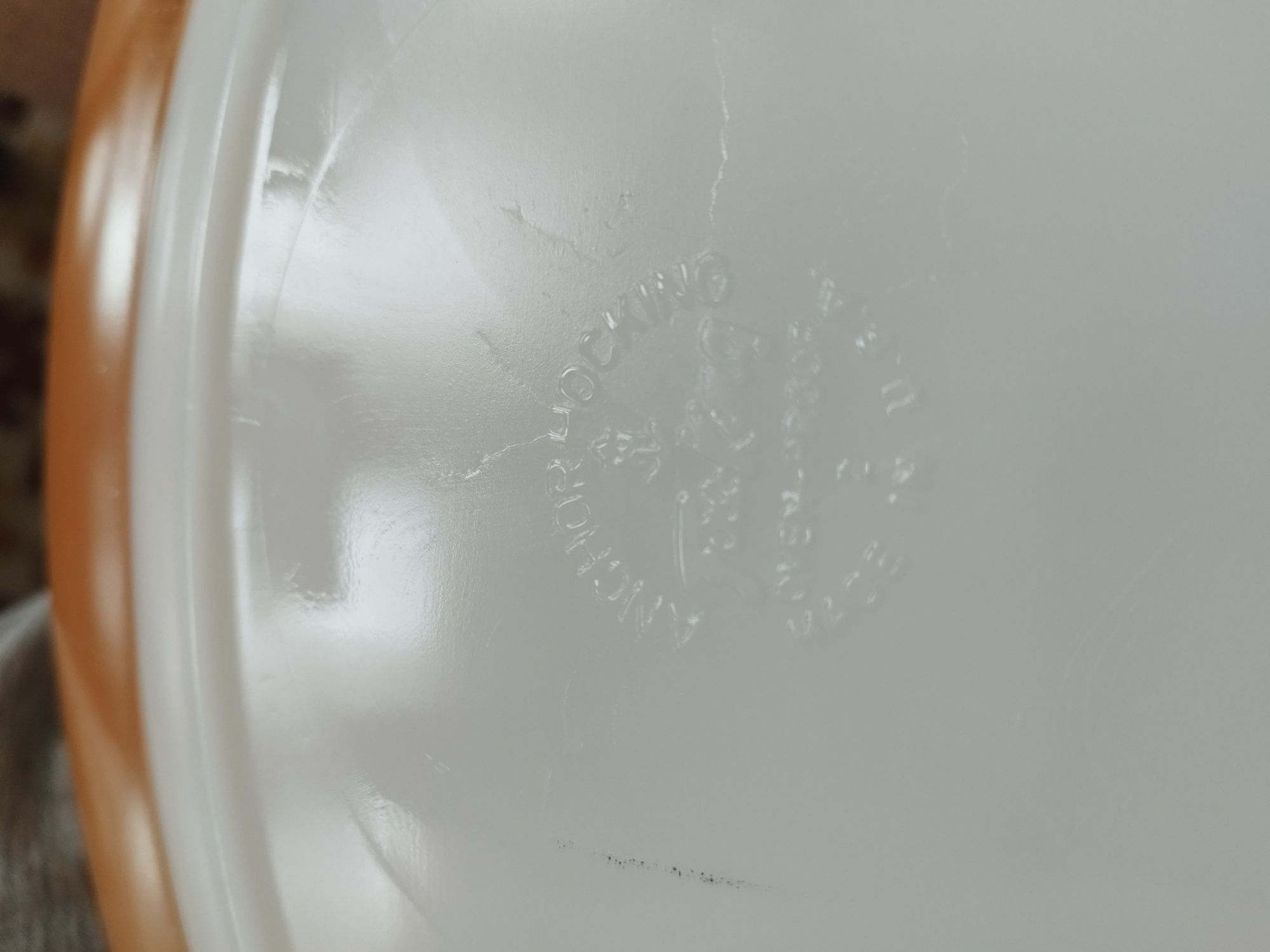 Pratos sopa (4), rasos (6) e travessa