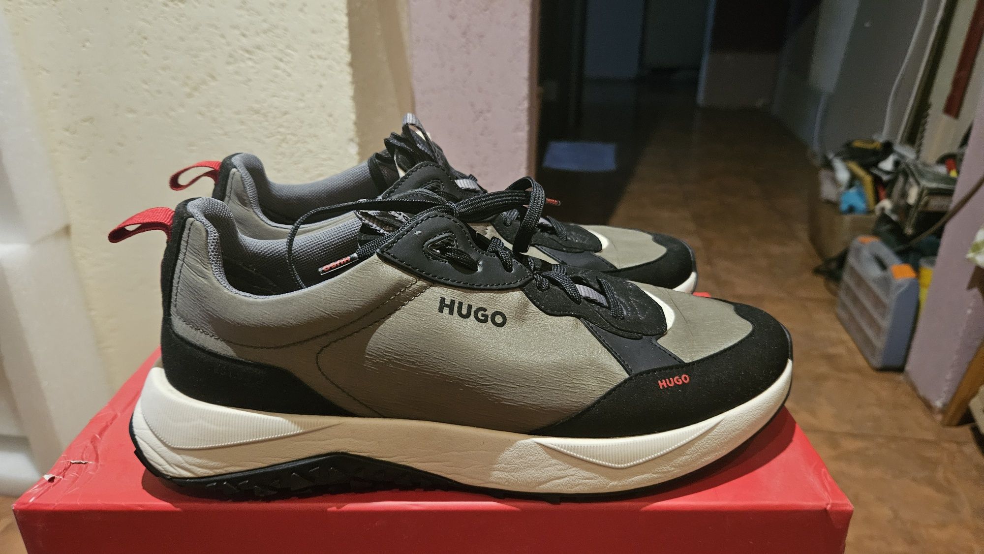 HUGO кросовки оригинал 43 р.