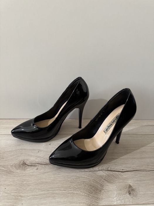 Жіночі туфлі-човники на підборах чорні lino marano