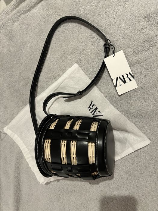 Czarna torebka koszyczek Zara