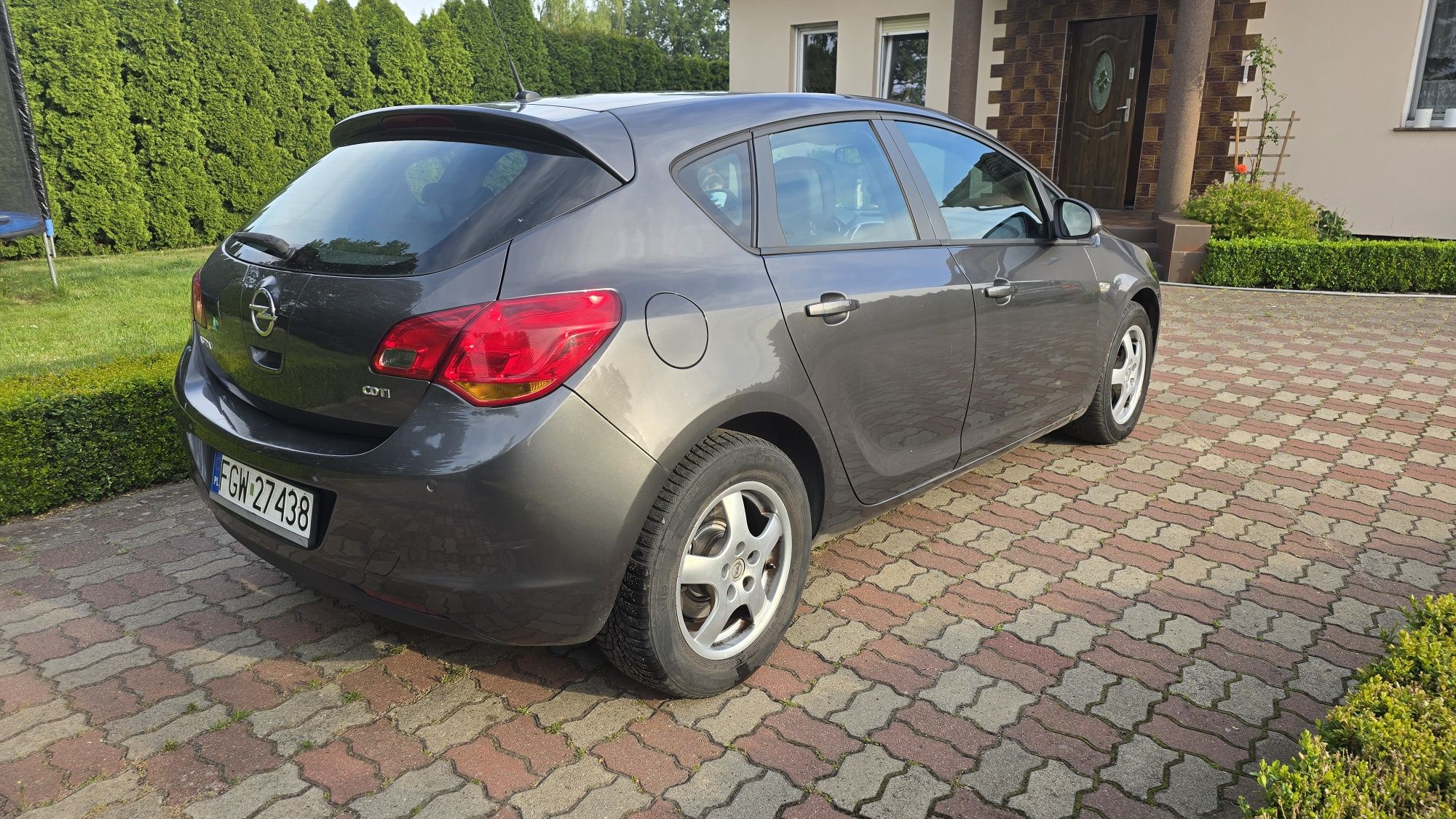 Opel Astra J 1.7cdti 2010r klima tempomat