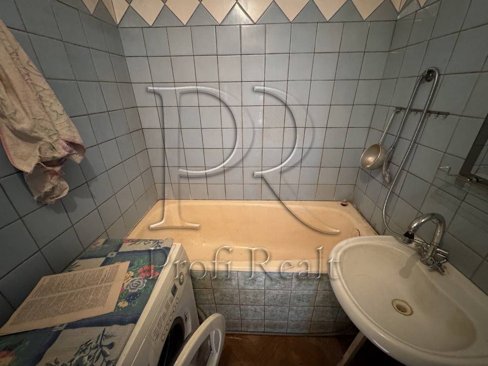 Продаж 3 кімн. квартири Приозерна, метро Оболонь, Почайна