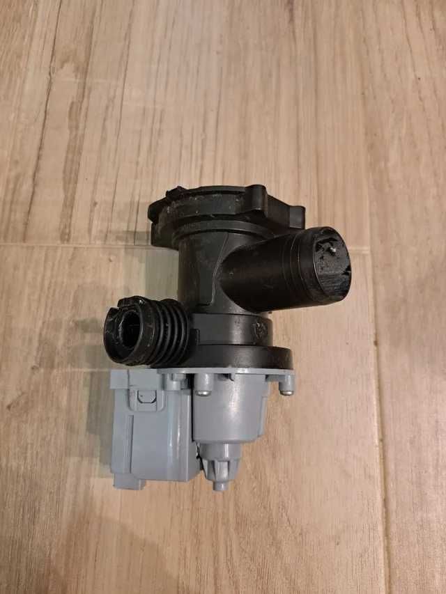 Bomba drenagem Ariston Hotpoint FMG 723