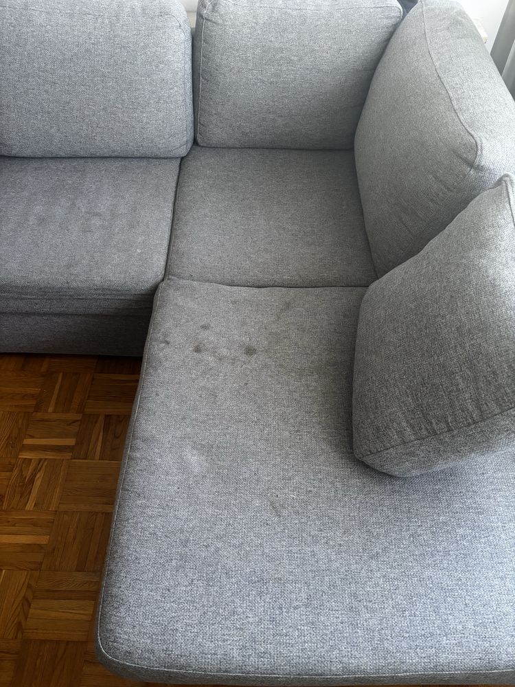 Narożnik z funkcją spania i pojemnikiem