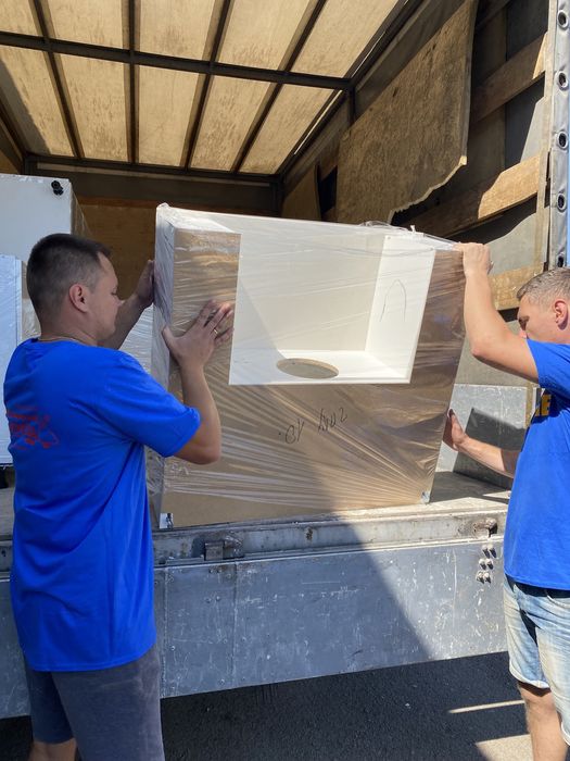 Тверезі та охайні вантажники