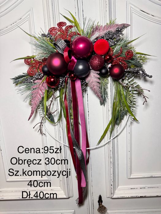 Elegancki wianek z duzymi bombkami