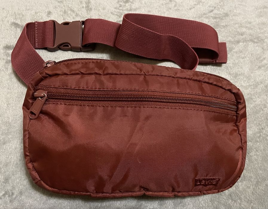 Сумка поясная Levis