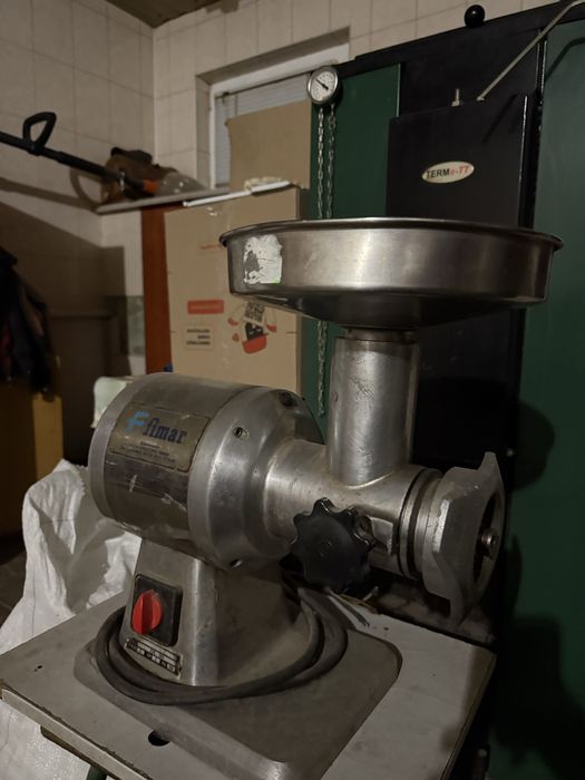 Профессиональная мясорубка fimar 220-380v