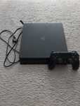 PlayStation 4 z padem Dualshock