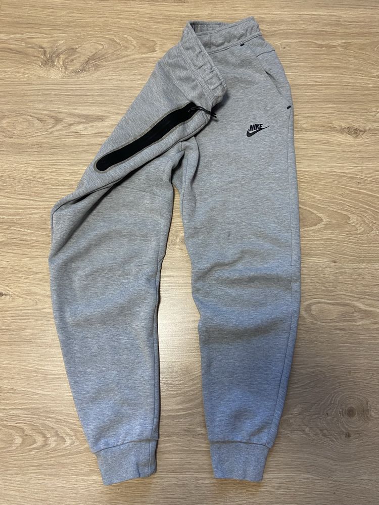Штани nike tech fleece