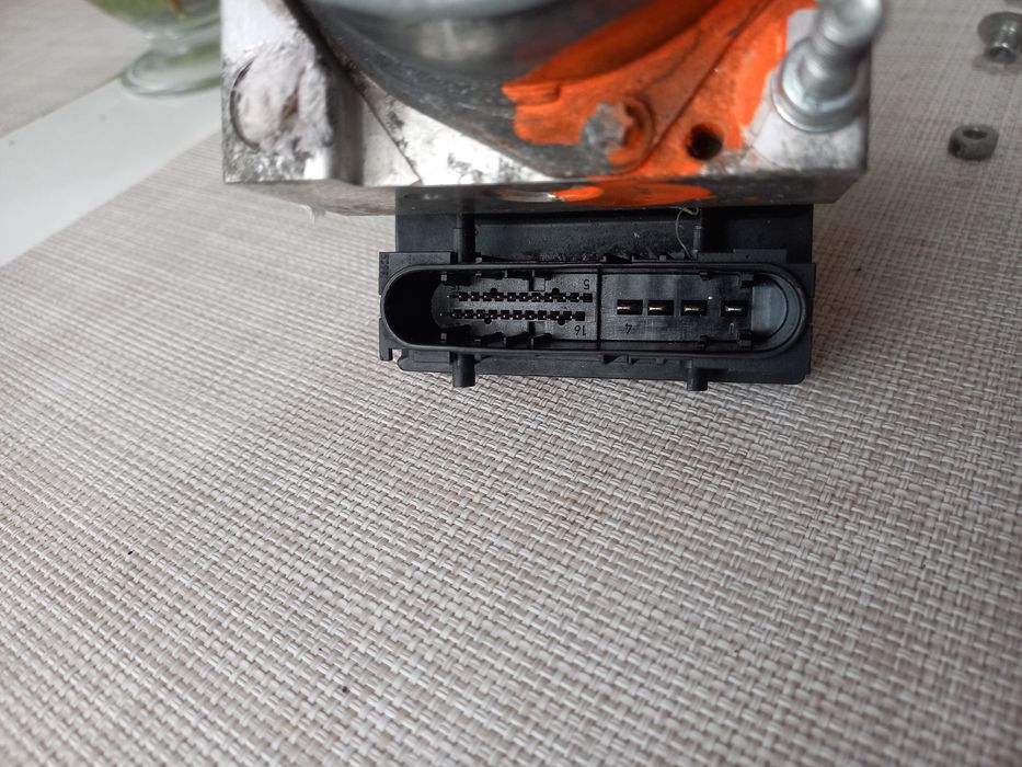 Pompa ABS opel corsa D 1.2 benzyna