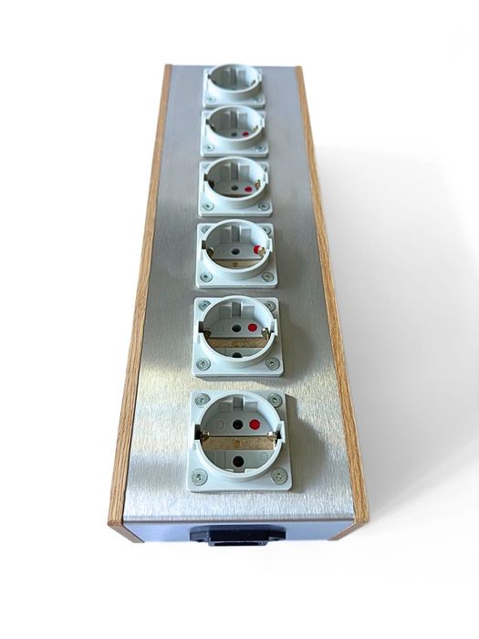 Listwa zasilająca Solid Core Audio SCA Purist x6