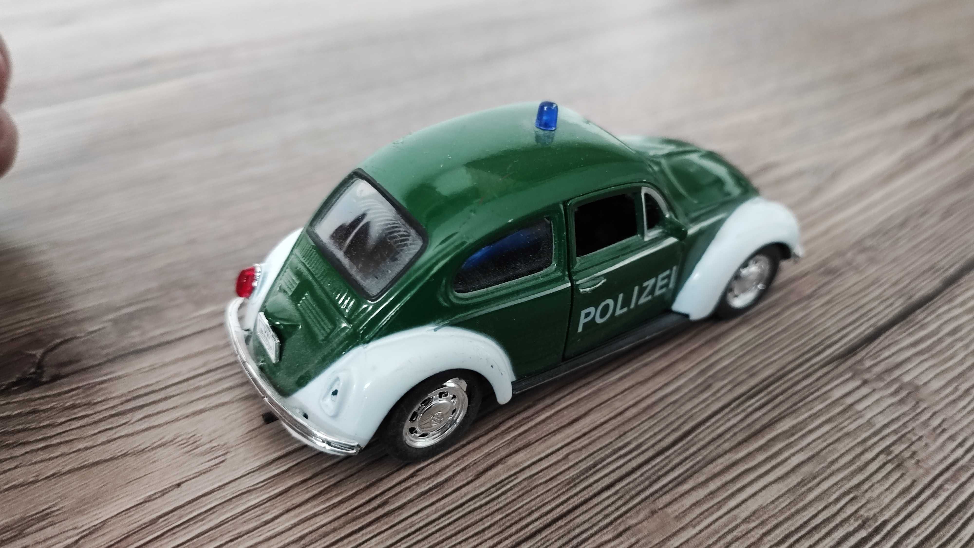 VW Garbus policja w skali 1:32