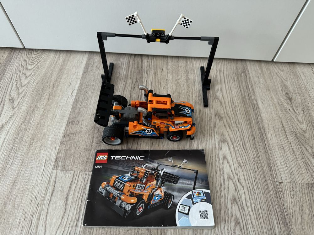 LEGO Technic 42104 Ciężarówka Wyścigowa 2w1 napęd sprężynowy