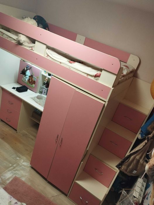 Дитяча спальня з письмовим столом