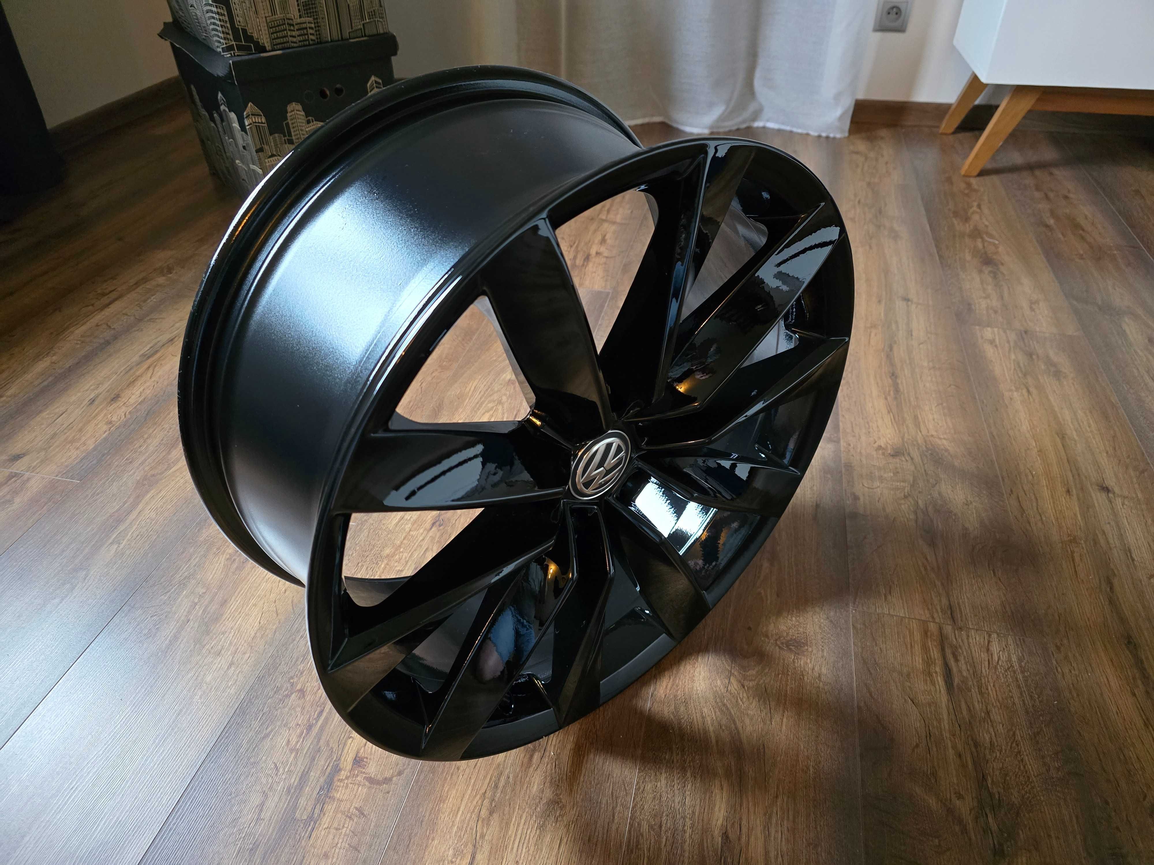 Felgi VW Arteon Passat Chennai czarny połysk 19" 8J ET40 57,1 5x112