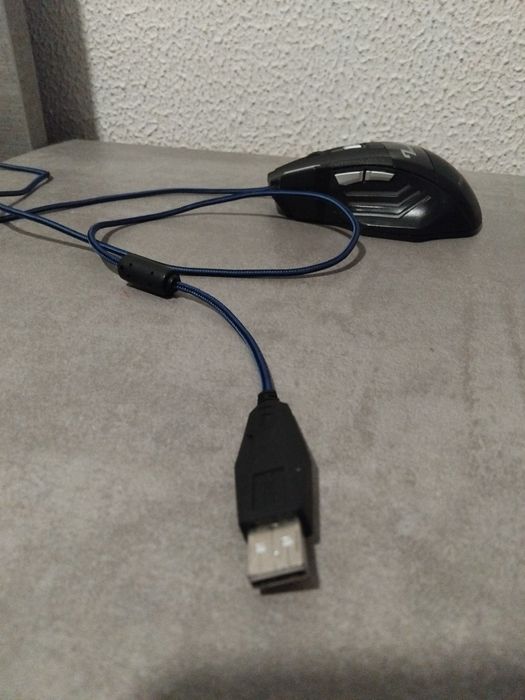 Professional RGB Gaming Mouse – High Precision and Futuristic Design!64551980527490122