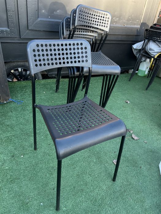 Krzesła metalowe