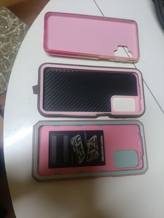 2 telemóveis em bom estado.