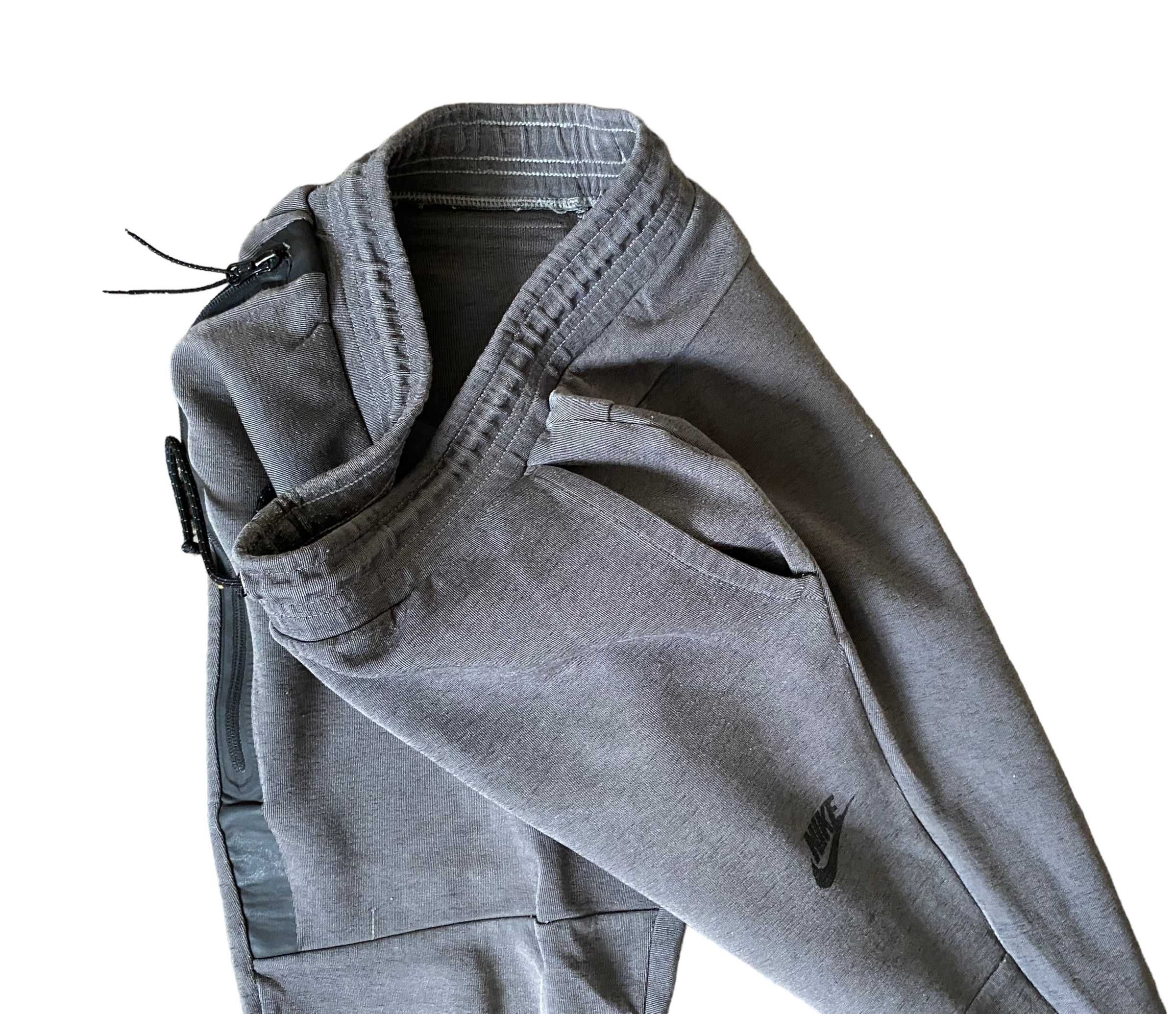 Nike tech fleece szare spodnie, rozmiar M, stan dobry